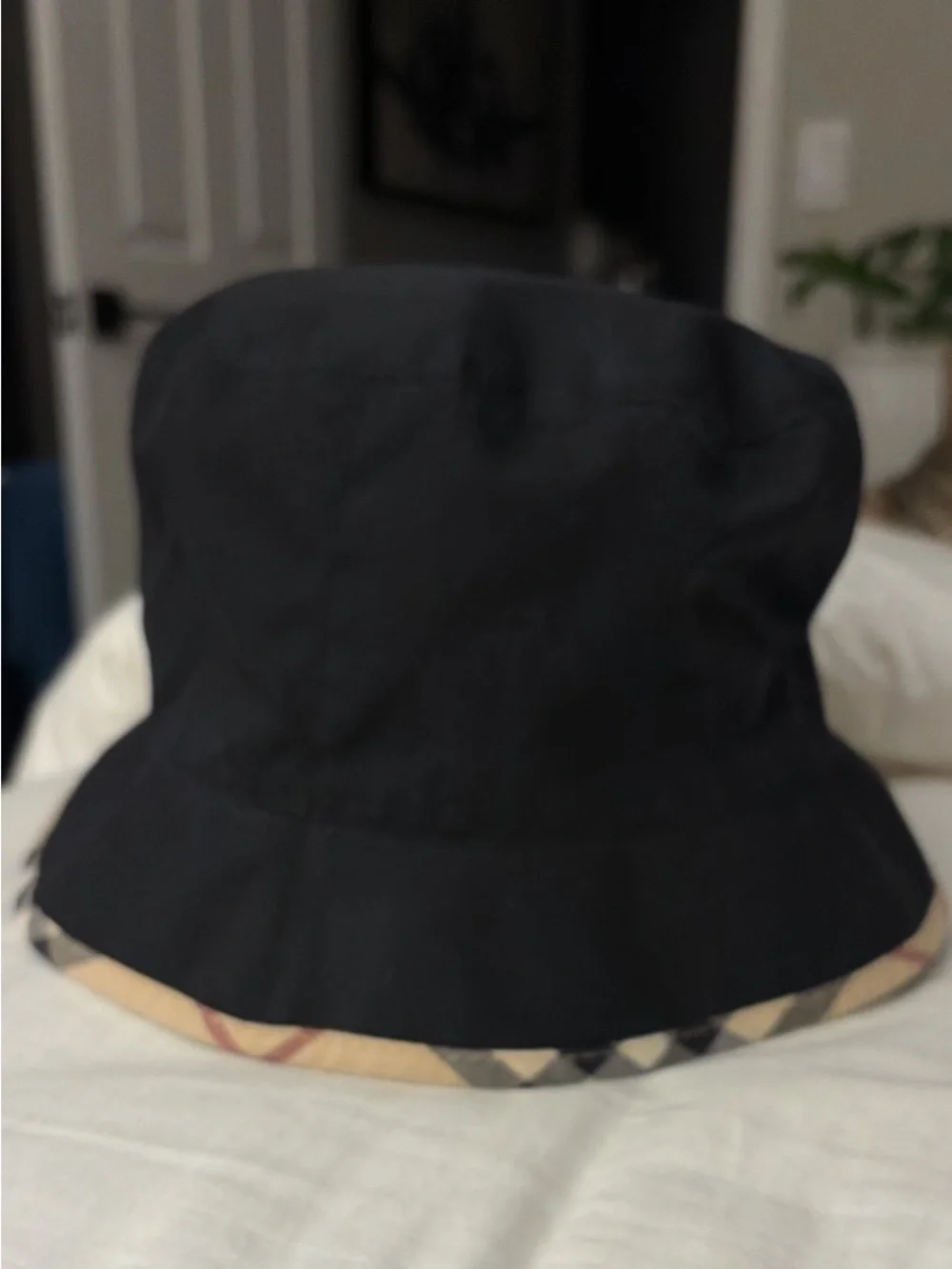 Vintage Burberry London Women's Black Check Lined Bucket Hat - Picture 2 of 4